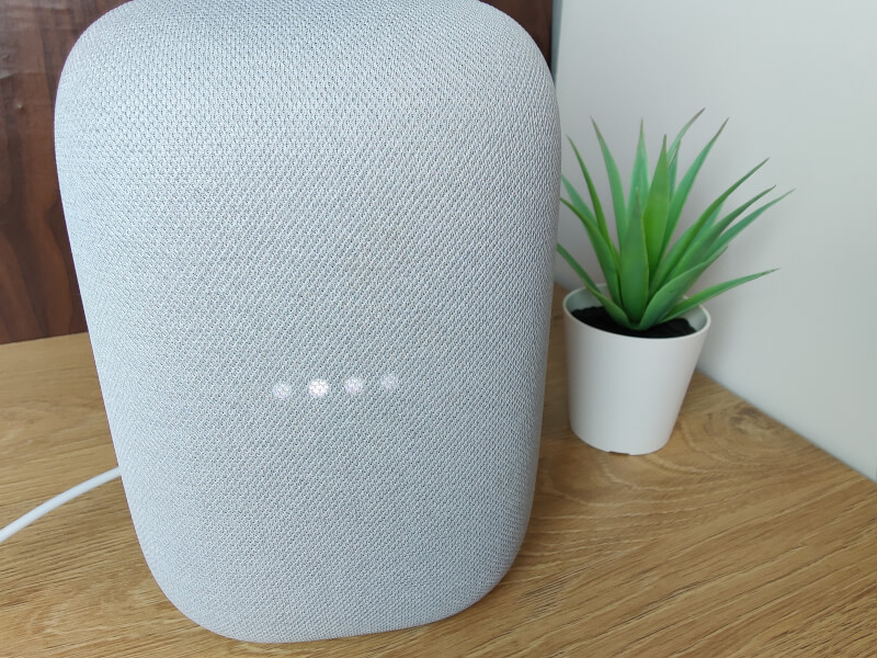 Google Nest Audio test stemmestyring højttaler smart home front